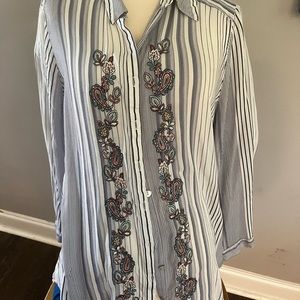 Size 3 embroidered tunic top.